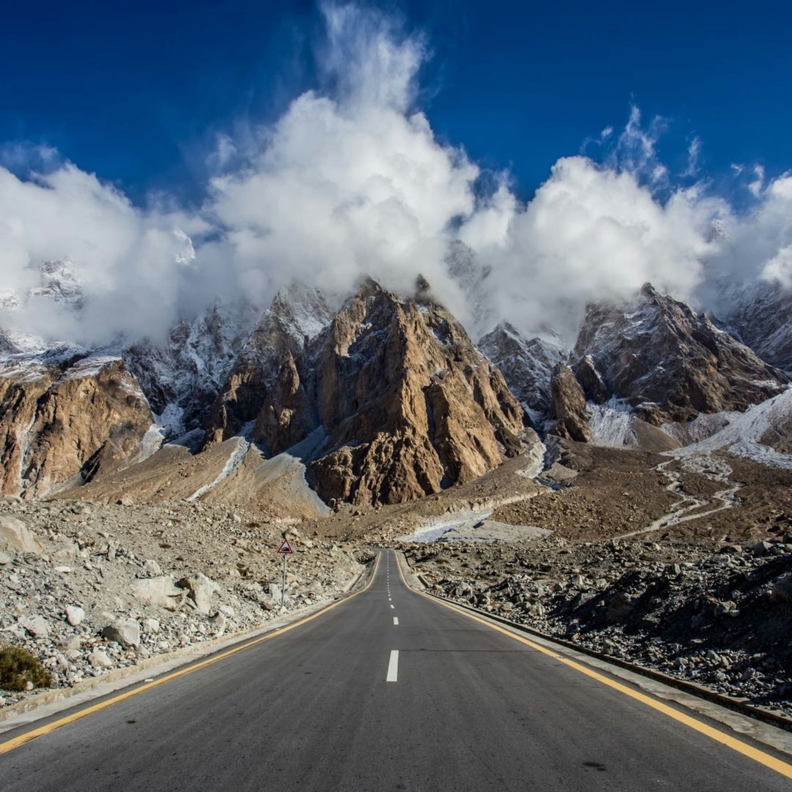 Hunza Valley Tour by Road: on the route